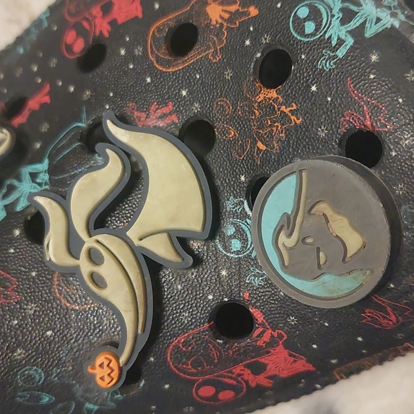 The Nightmare before Christmas CROCS Size 4 - Picture 3 of 6